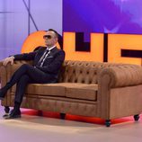 Risto Mejide, presentador de 'Chester', sentado sobre el mítico sofá del programa