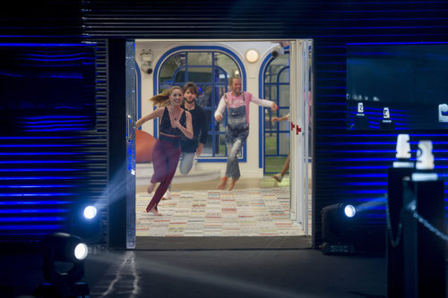 Miriam, a la cabeza de la carrera con Rubén y Maico detrás, en la gala 11 de 'GH Revolution'