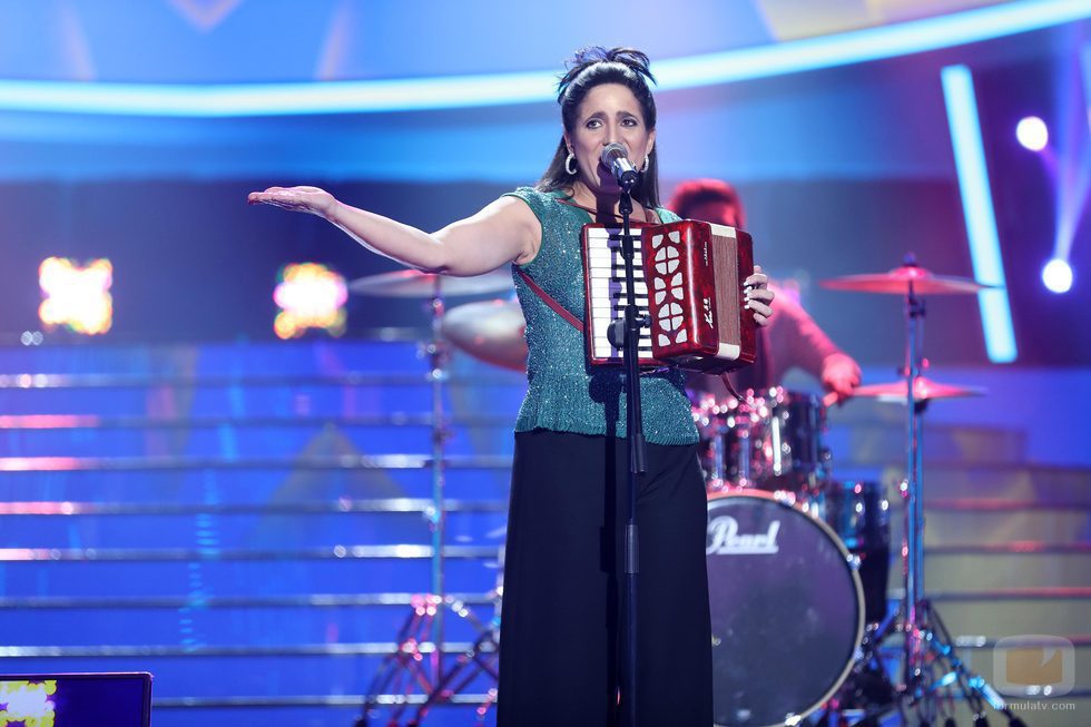 Lucía Jiménez es Julieta Venegas en la Gala 9 de 'Tu cara me suena'