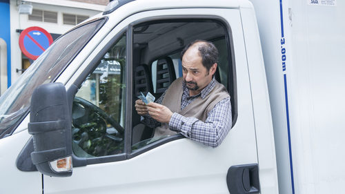 Antonio Recio en su camión en el noveno episodio de la décima temporada de 'La que se avecina'