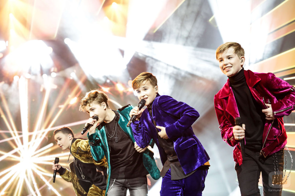 Fource canta en Eurovisión Junior 2017 como representante de Países Bajos