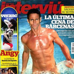 Álvaro Muñoz Escassi, desnudo en Interviú