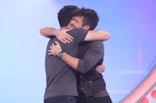 Cepeda y Ricky se abrazan en la gala 5 de 'OT 2017'