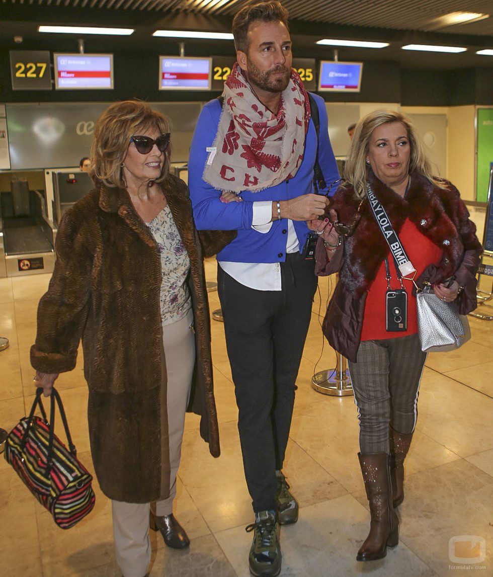 Carmen Borrego y María Teresa Campos con Raúl Prieto en la tercera temporada de 'Las Campos'