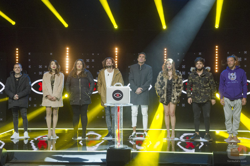 Los ocho finalistas se reúnen antes de que uno de ellos sea expulsado en la gala 12 de 'GH Revolution'