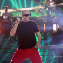 Raúl Pérez imita al vocalista de La Mosca Tse-Tse en la Gala 10 de 'Tu cara me suena'