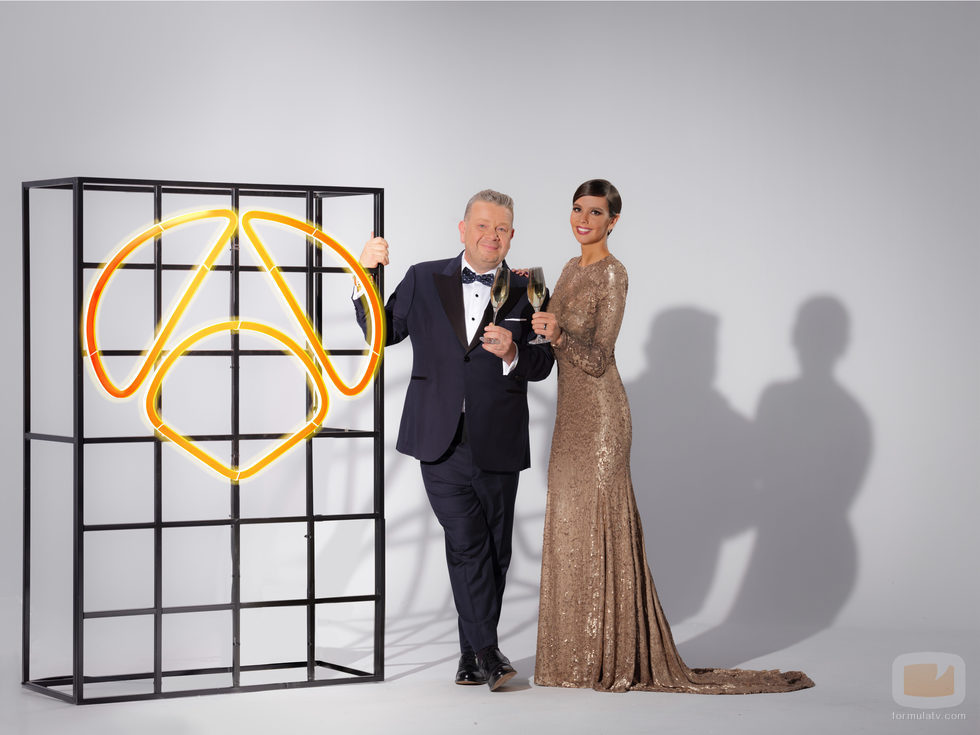 Cristina y Chicote brindan por las Campanadas 2017-2018