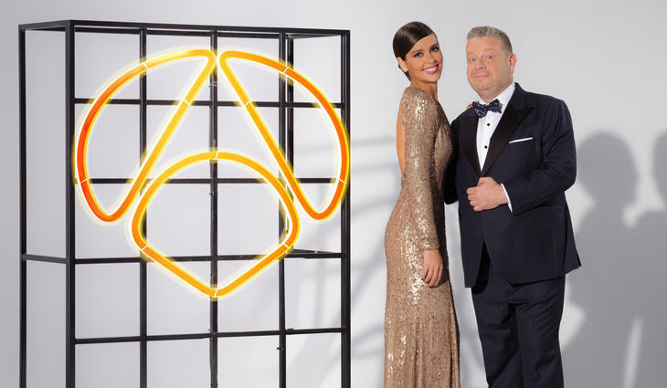 Cristina Pedroche y Chicote, muy elegantes para promocionar las Campanadas 2017-2018