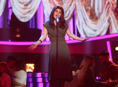 Lucía Gil es Jeanette en la gala 11 de 'Tu cara me suena'