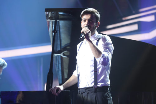 Agoney canta en francés en la Gala 8 de 'OT 2017'