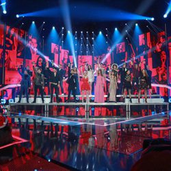 Los concursantes de 'OT 1' y 'OT 2017' cantan juntos "Mi música es tu voz" en la gala de Navidad