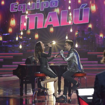 Malú y Samuel cantando en la final de 'La Voz 5'