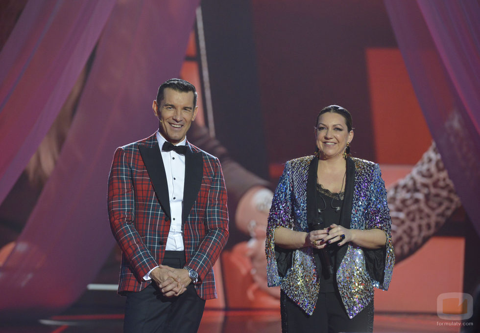 Jesús Vázquez y Niña Pastori en la final de 'La Voz 5'