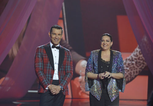 Jesús Vázquez y Niña Pastori en la final de 'La Voz 5'