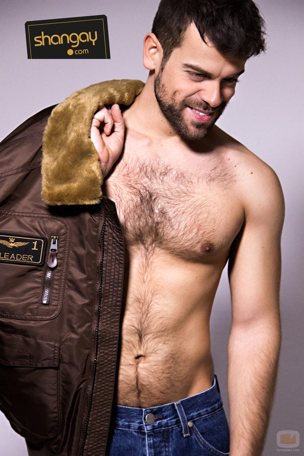 Ricky de 'OT 2017' posa semidesnudo, sin camiseta, para Shangay