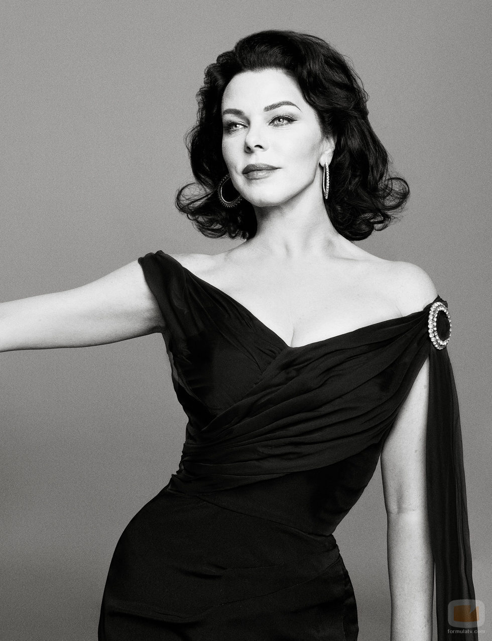 Debi Mazar caracterizada como Ava Gardner, la protagonista de 'Arde Madrid', serie de Movistar+
