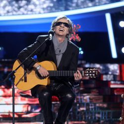 David Fernández interpreta "Feliz Navidad" de José Feliciano en 'Tu cara me suena'