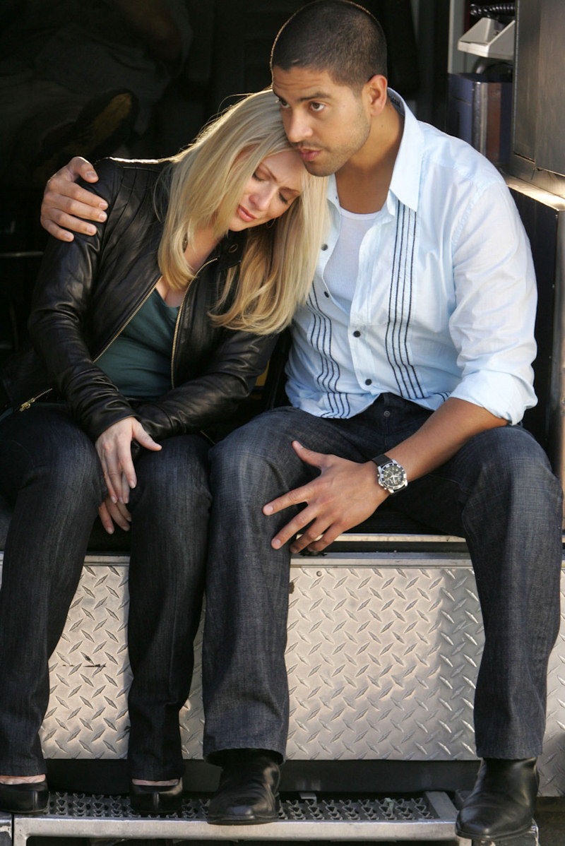 Emily Procter y Adam Rodriguez en 'CSI Miami'