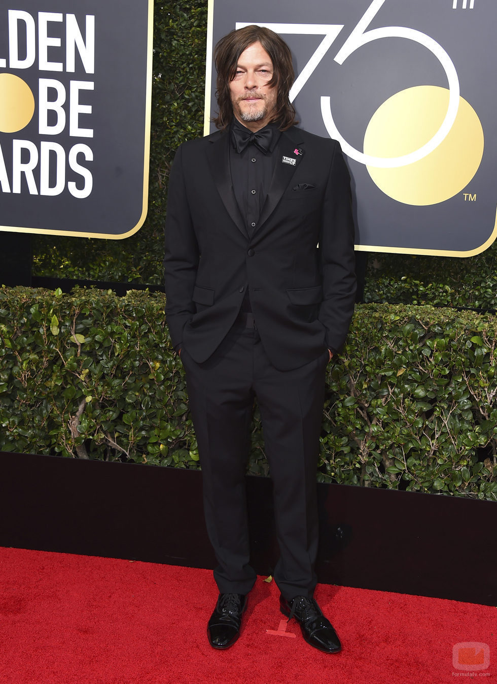 Norman Reedus posa en la alfombra roja de los Globos de Oro 2018