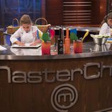 Las dos finalistas preparan su último plato en 'MasterChef Junior 5'