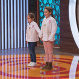 Esther y María esperando a conocer el nombre de la ganadora de  'MasterChef Junior 5'