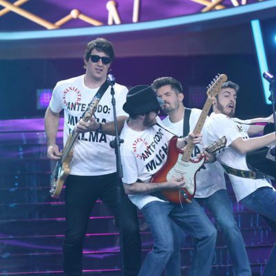 David Amor canta "Bailaré sobre tu tumba", de Siniestro Total, en la gala 13 de 'Tu cara me suena'
