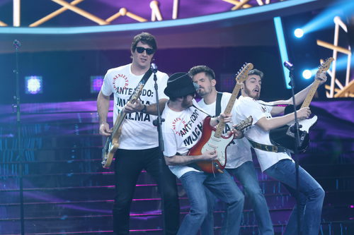 David Amor canta "Bailaré sobre tu tumba", de Siniestro Total, en la gala 13 de 'Tu cara me suena'