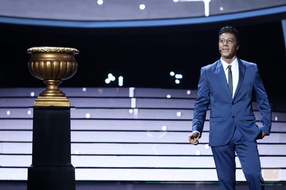 Miquel Fernández es Nat King Cole en la gala 13 de 'Tu cara me suena'