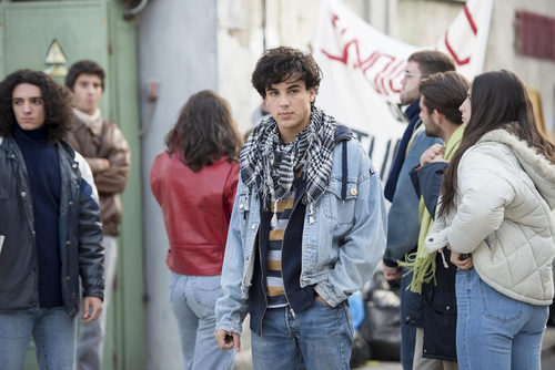 Bruno, al que interpreta Óscar Casas, en el primer capítulo de la temporada 19 de 'Cuéntame cómo pasó'
