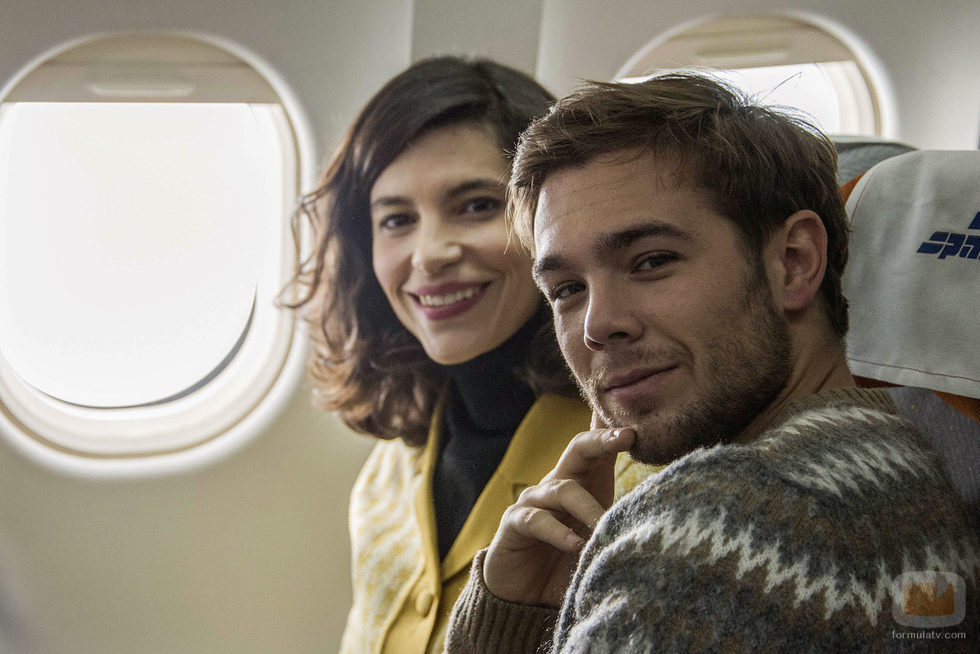 Inés y Marcos vuelan a Londres en el primer capítulo de la temporada 19 de 'Cuéntame cómo pasó'
