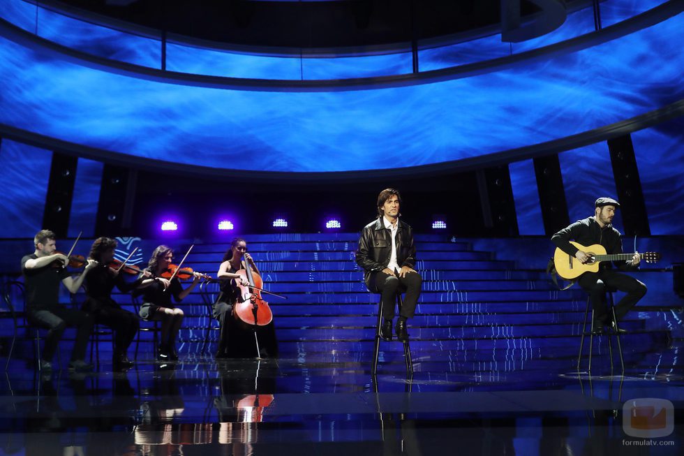Fran Dieli canta "Aunque tú no lo sepas", de Enrique Urquijo, en la gala 14 de 'Tu cara me suena'