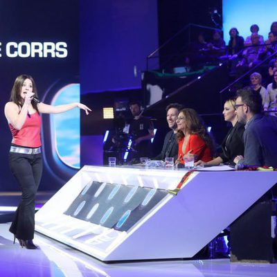 Lucía Gil canta "Breathless" de The Corrs en la gala 14 de 'Tu cara me suena'