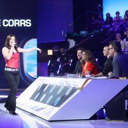 Lucía Gil canta "Breathless" de The Corrs en la gala 14 de 'Tu cara me suena'