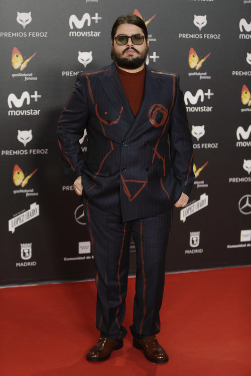 Brays Efe posa en la alfombra roja de los Premios Feroz 2018
