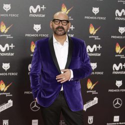 José Corbacho posa en la alfombra roja de los Premios Feroz 2018