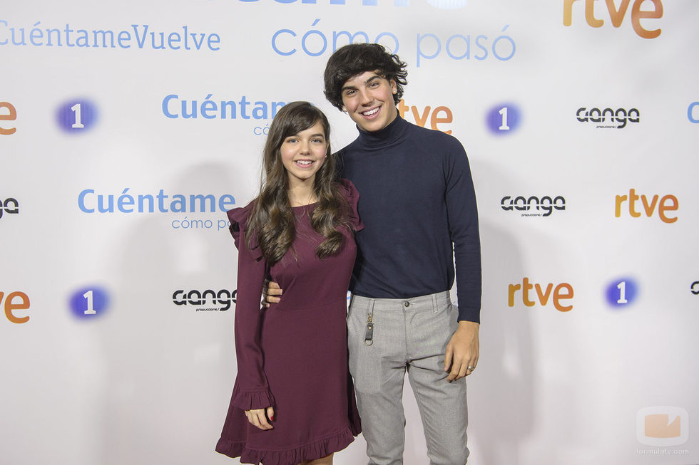 Paula Gallego y Óscar Casas en el preestreno de la temporada 19 de 'Cuéntame cómo pasó'