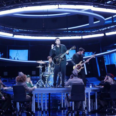 Raúl Pérez interpreta "Time is running out" de Muse en la gala 15 de 'Tu cara me suena'