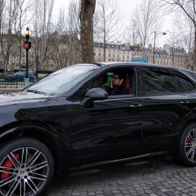Miguel Ángel Muñoz dentro del coche en el rodaje de 'Presunto culpable'