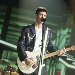Alfred canta "Que nos sigan las luces" en la Gala de Eurovisión de 'OT 2017'