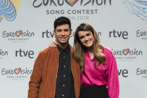 Alfred y Amaia posan en el photocall de RTVE como representantes de España en Eurovisión 2018