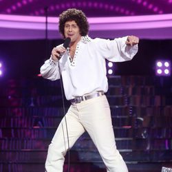 David Amor interpreta "A-ba-ni-bi", de Izhar Cohen, en la gala de Eurovisión de 'Tu cara me suena'