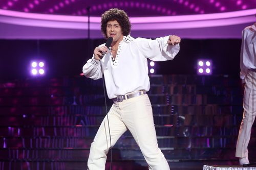 David Amor interpreta "A-ba-ni-bi", de Izhar Cohen, en la gala de Eurovisión de 'Tu cara me suena'