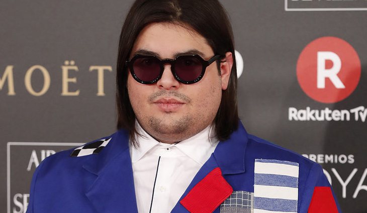 Brays Efe posa en la alfombra roja de los Premios Goya 2018