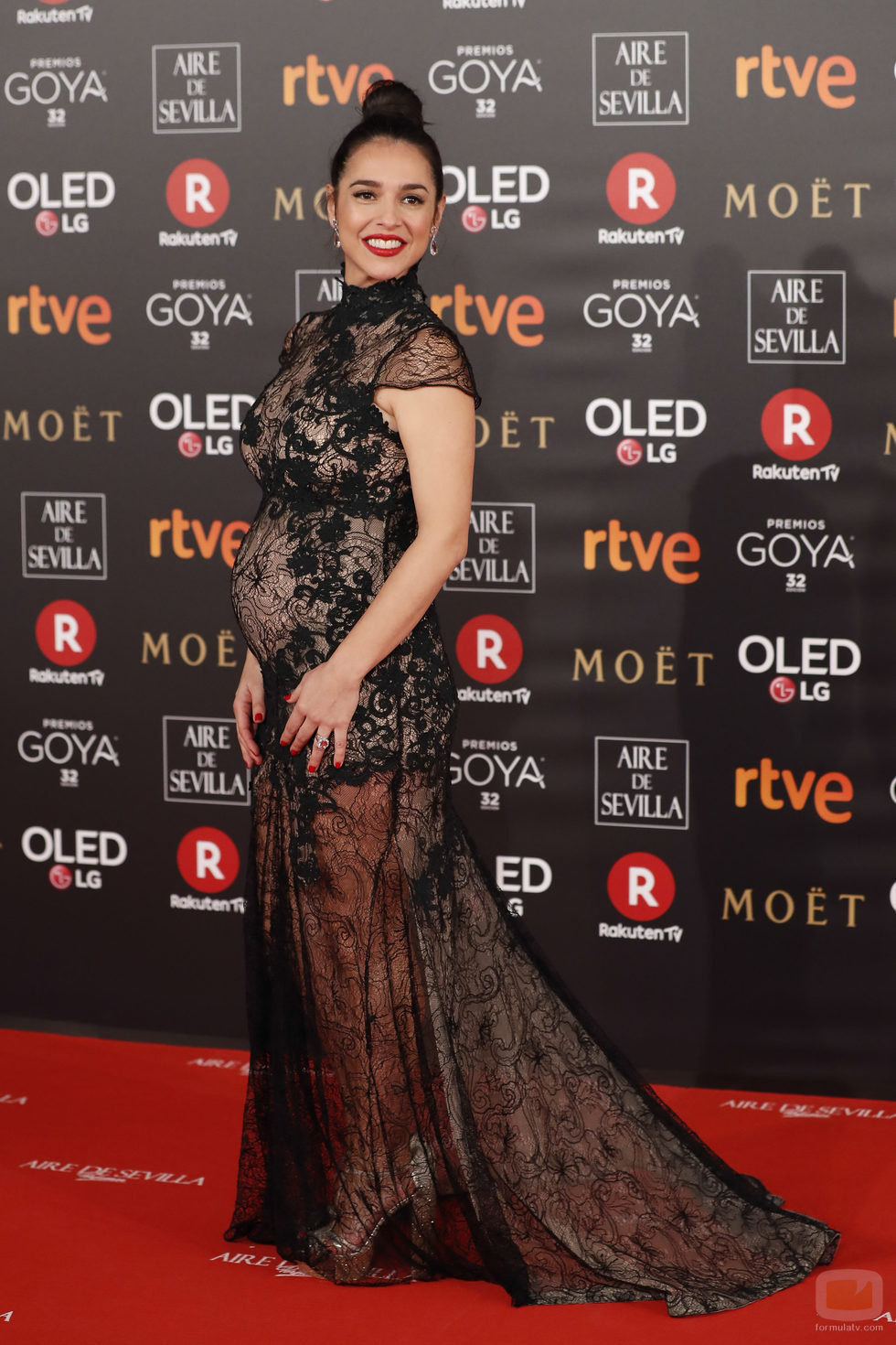 Cristina Brondo posa en la alfombra roja de los Premios Goya 2018