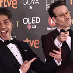 Ernesto Sevilla y Joaquín Reyes posan en la alfombra roja de los Premios Goya 2018