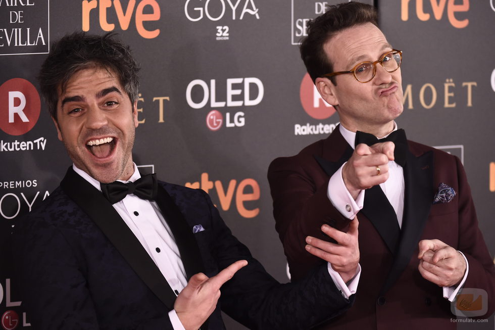 Ernesto Sevilla y Joaquín Reyes posan en la alfombra roja de los Premios Goya 2018