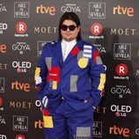 Brays Efe posa en la alfombra de los Premios Goya 2018