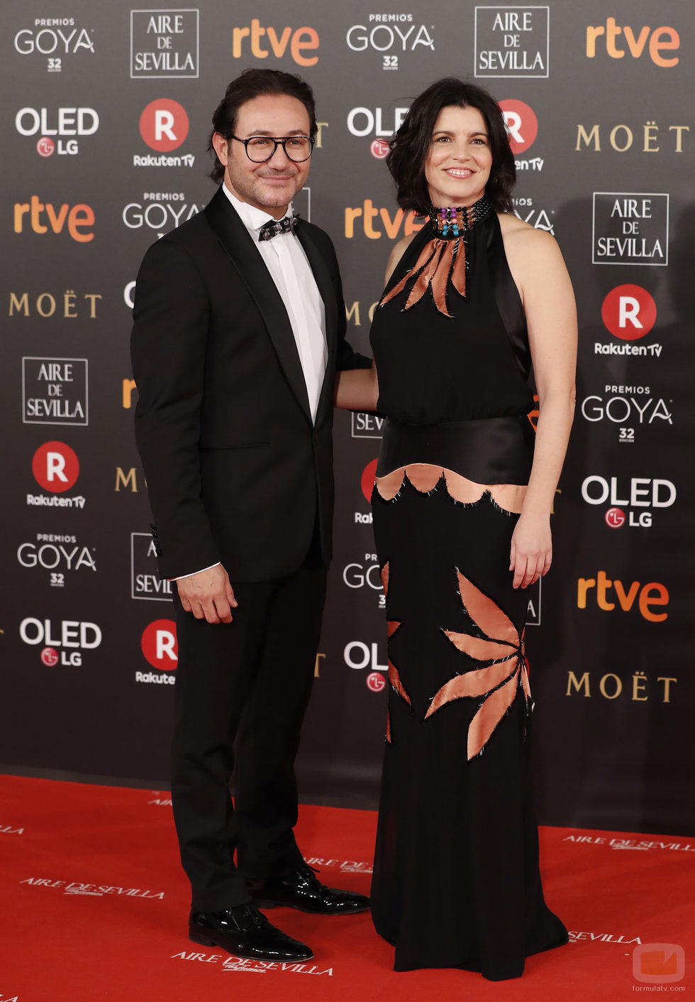 Carlos Santos y Laia Marull en la alfombra roja de los Goya 2018