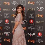 Marta Torné posa en la alfombra roja de los Premios Goya 2018