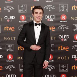 Pol Monen posa en la alfombra roja de los Premios Goya 2018